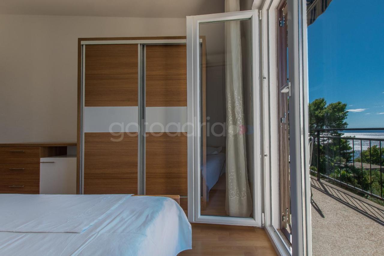Near The Beach Apartments Jagodia Brela Exterior foto