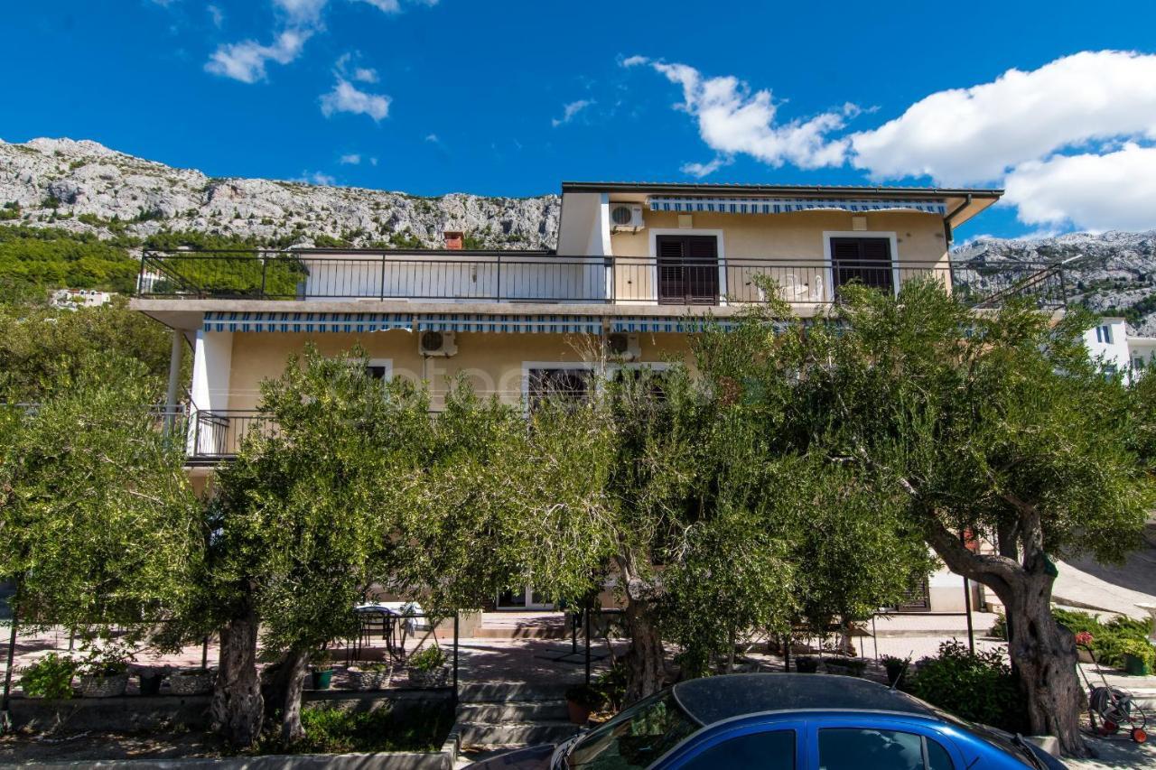 Near The Beach Apartments Jagodia Brela Exterior foto