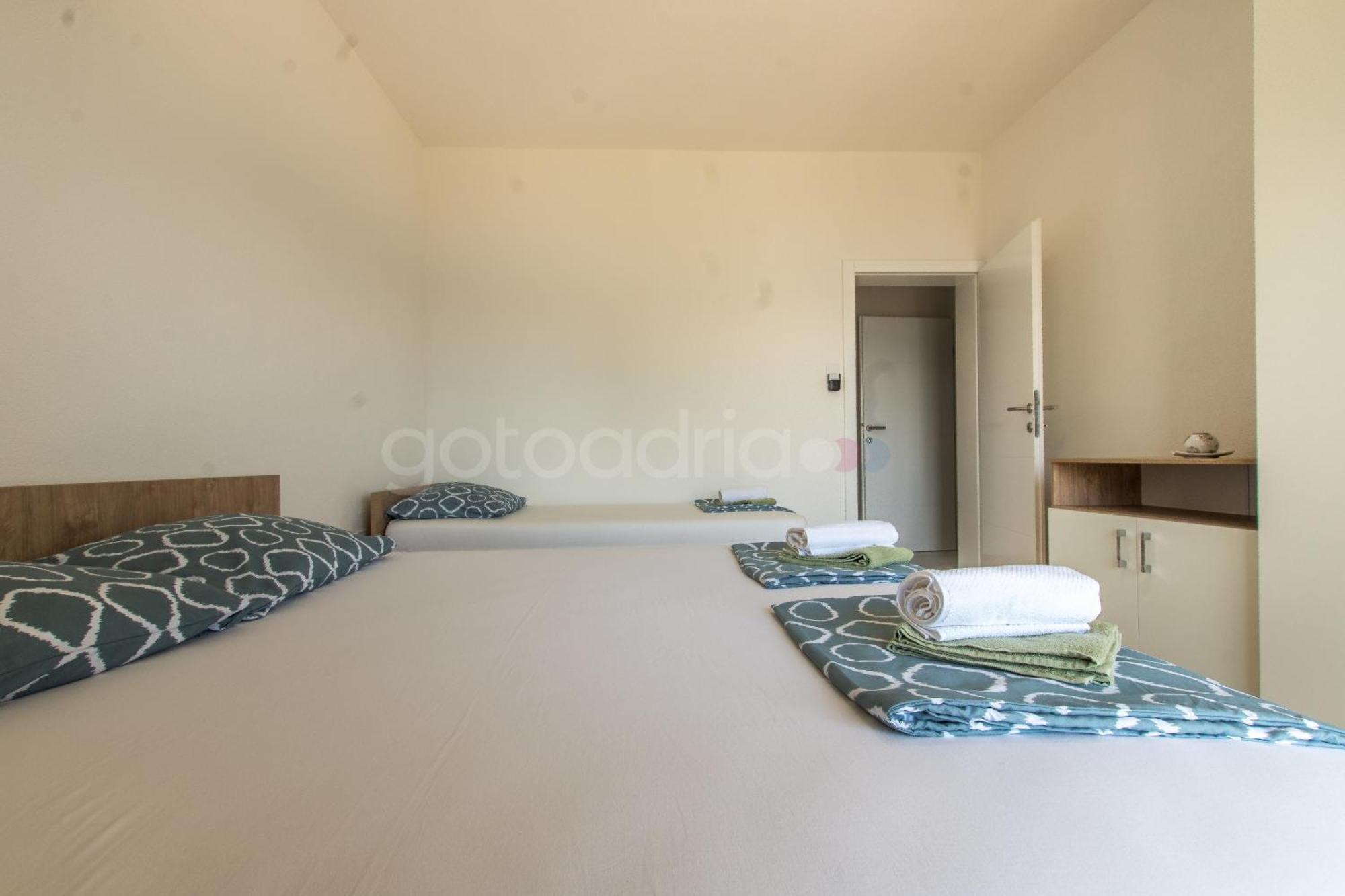 Near The Beach Apartments Jagodia Brela Exterior foto