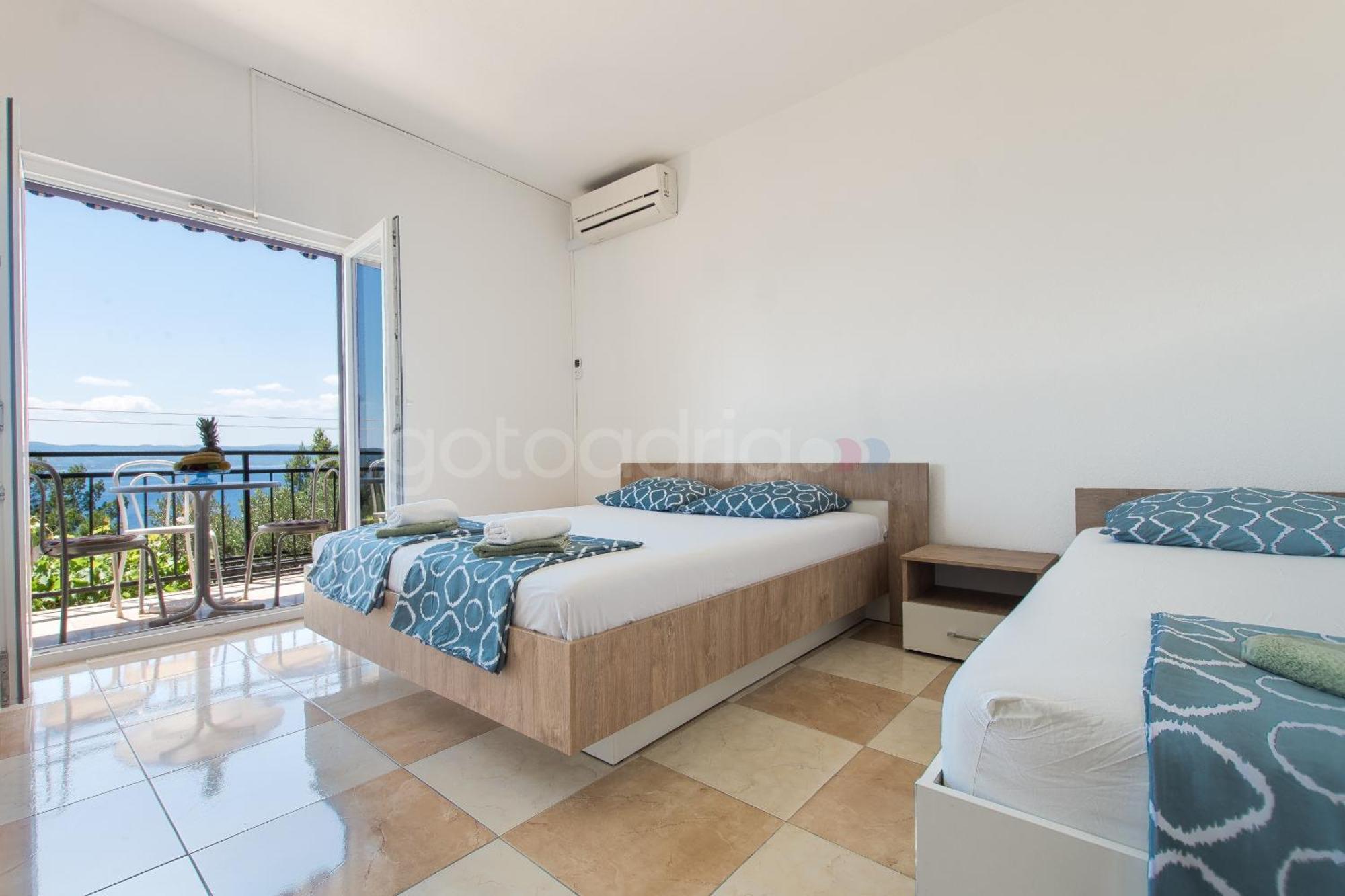 Near The Beach Apartments Jagodia Brela Exterior foto