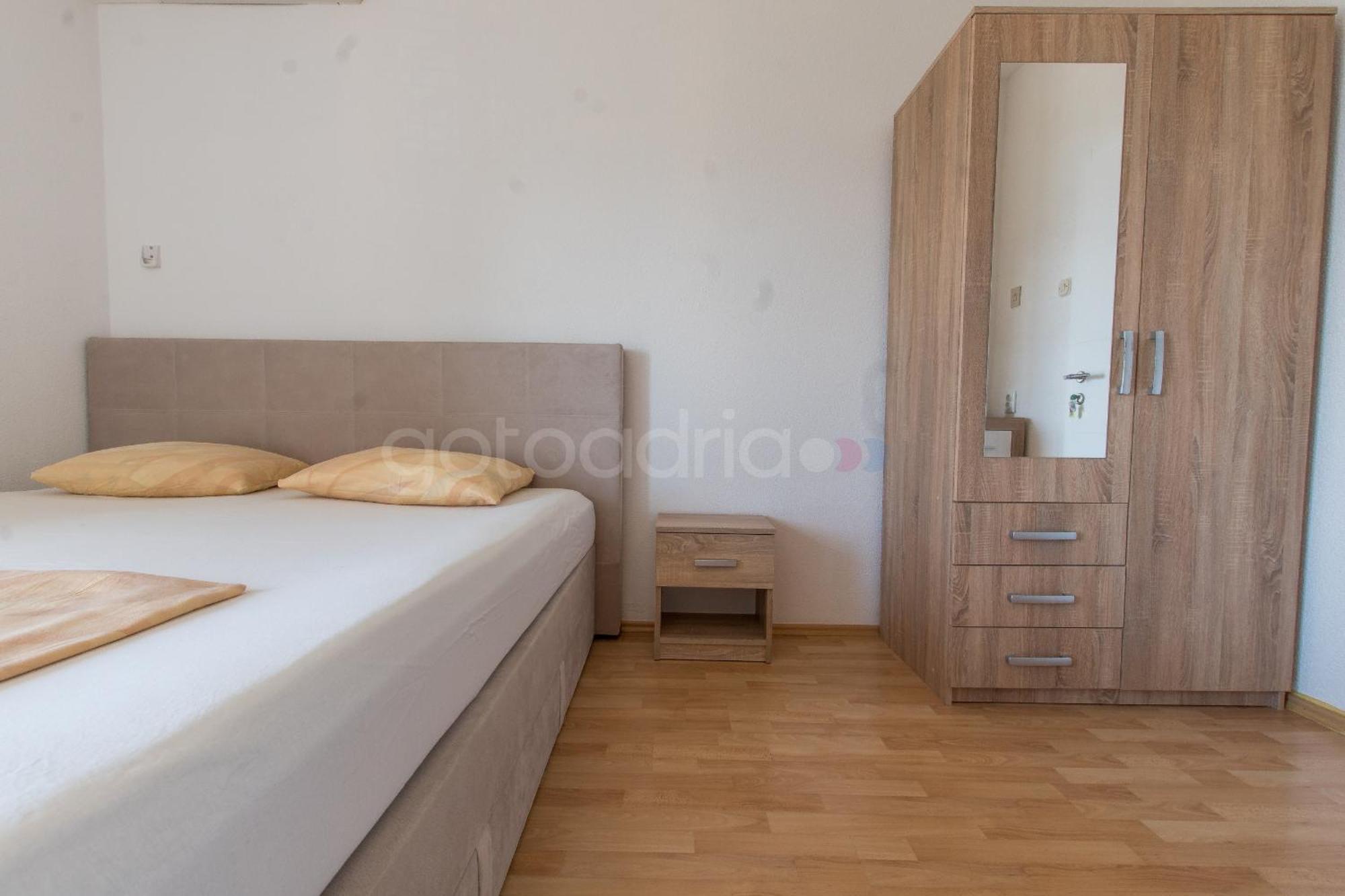 Near The Beach Apartments Jagodia Brela Exterior foto